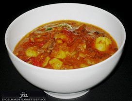 Ungarisches Kesselgulasch, mit Paprika, Champignons, Kartoffeln