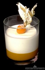 Limonenmousse auf Mango im Tumbler